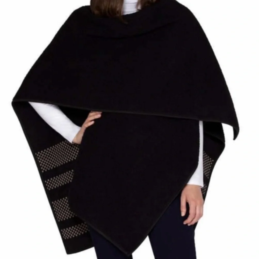 Ike Behar Women’s Reversible Fashion Wrap - Picture 5 of 7